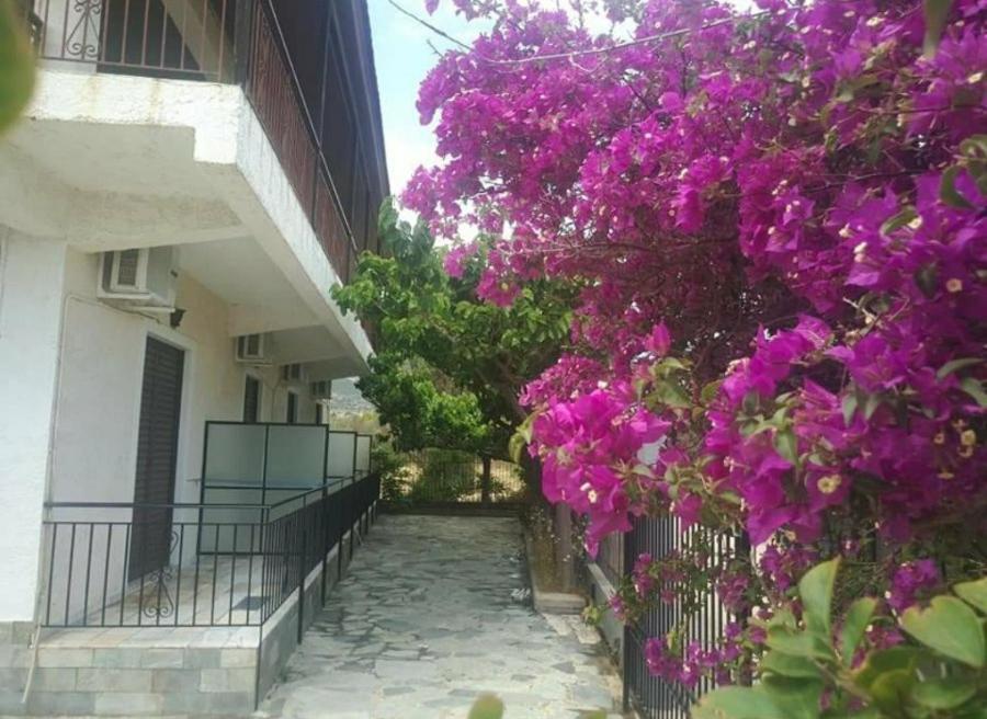 Yfantis Sakis Apartment'S Эратини Экстерьер фото